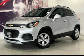 Used 2020 Chevrolet Trax LT w/ LT Convenience Package image 1
