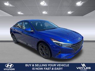 Used 2023 Hyundai Elantra SEL image 1