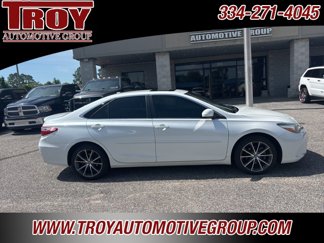 Used 2017 Toyota Camry image 1