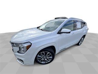 Used 2023 GMC Terrain Denali image 1