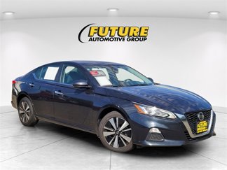 Certified 2022 Nissan Altima 2.5 SV image 1