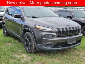 Used 2016 Jeep Cherokee Sport image 1
