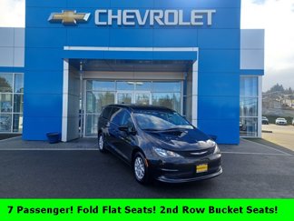 Used 2022 Chrysler Voyager LX image 1