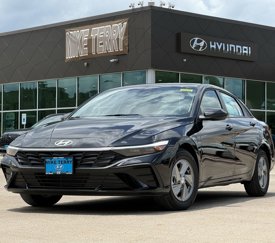 New 2025 Hyundai Elantra SE image 1
