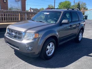 Used 2011 Ford Escape XLT image 1