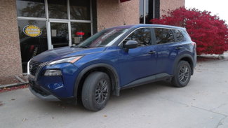 Used 2023 Nissan Rogue S image 1