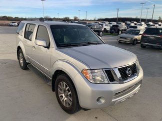 Used 2012 Nissan Pathfinder LE image 1