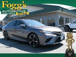 Used 2018 Toyota Camry XSE image 1