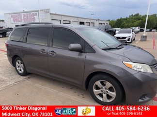 Used 2015 Toyota Sienna LE image 1