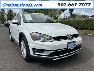 Used 2017 Volkswagen Golf Alltrack S image 1