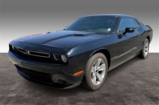 Used 2018 Dodge Challenger SXT image 1