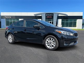 Used 2017 Kia Forte S image 1