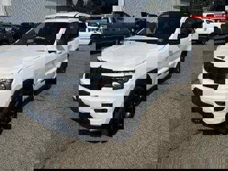 Used 2020 Jeep Grand Cherokee Laredo image 1