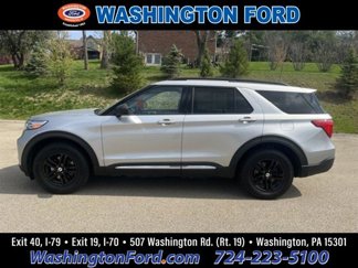 Certified 2022 Ford Explorer XLT w/ Equipment Group 202A image 1