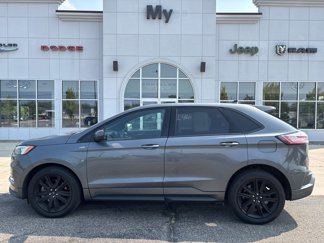Used 2022 Ford Edge ST-Line w/ Cold Weather Package image 1