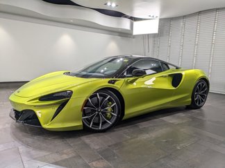 Used 2023 McLaren Artura image 1