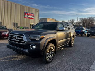 Used 2021 Toyota Tacoma Limited image 1