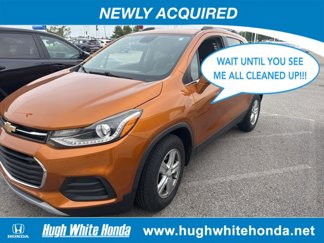 Used 2017 Chevrolet Trax LT w/ LT Convenience Package image 1