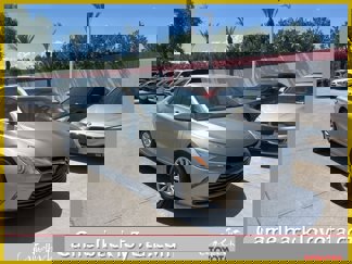 Used 2017 Toyota Camry LE image 1
