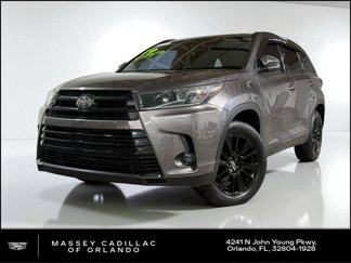 Used 2019 Toyota Highlander SE image 1