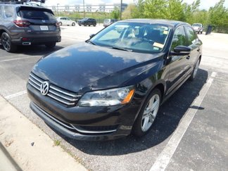 Used 2014 Volkswagen Passat 1.8T SE image 1