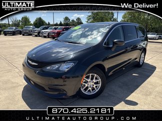 Used 2023 Chrysler Voyager LX image 1