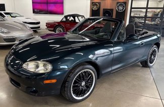 Used 2005 MAZDA MX-5 Miata w/ Convenience Pkg image 1