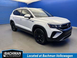 Used 2022 Volkswagen Taos SE w/ Panoramic Sunroof Package image 1