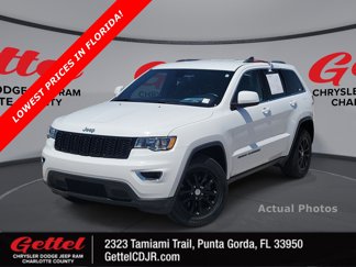 Used 2021 Jeep Grand Cherokee Laredo image 1
