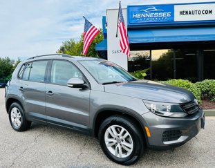 Used 2016 Volkswagen Tiguan S image 1