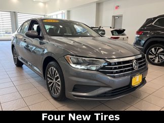 Used 2019 Volkswagen Jetta SE w/ Cold Weather Package image 1
