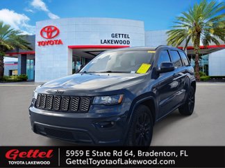 Used 2017 Jeep Grand Cherokee Altitude image 1