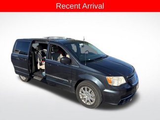 Used 2013 Chrysler Town & Country Touring image 1