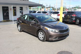 Used 2017 Kia Forte LX image 1