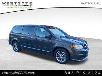 Used 2016 Dodge Grand Caravan SE image 1