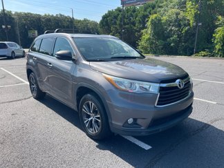 Used 2016 Toyota Highlander XLE image 1