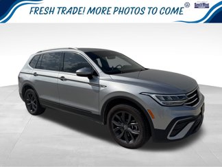 Used 2023 Volkswagen Tiguan SE image 1