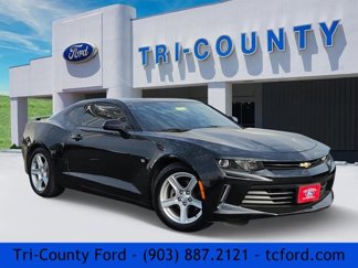 Used 2017 Chevrolet Camaro LT image 1