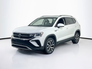 Used 2022 Volkswagen Taos SE image 1