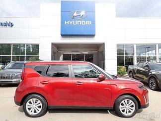 Used 2023 Kia Soul LX image 1