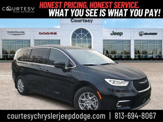 New 2025 Chrysler Pacifica Select image 1