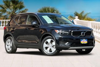Used 2020 Volvo XC40 T5 Momentum image 1