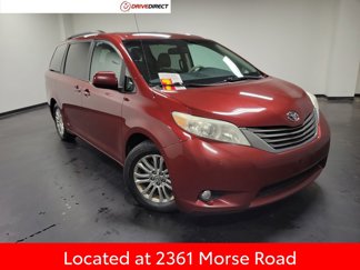 Used 2013 Toyota Sienna XLE image 1