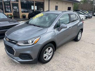 Used 2020 Chevrolet Trax LT w/ Sun & Sound Package image 1