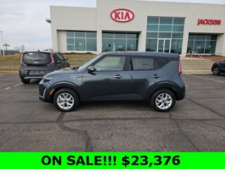 New 2025 Kia Soul S image 1