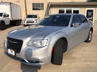Used 2020 Chrysler 300 Limited image 1