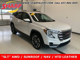 Used 2022 GMC Terrain SLT w/ Infotainment Package II image 1