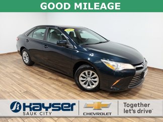 Used 2017 Toyota Camry LE image 1