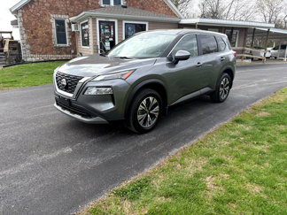 Used 2023 Nissan Rogue SV image 1