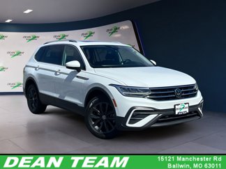 Used 2022 Volkswagen Tiguan SE image 1